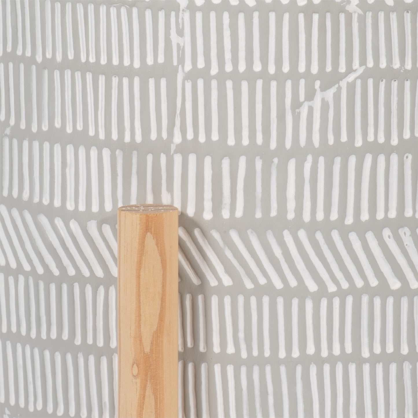 15068-01  8" CERAMIC PLANTER W/ WOOD STAND, BEIGE MIX( Sagebrook Home  )