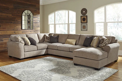 39122S8 | Pantomine 5-Piece Sectional with Chaise