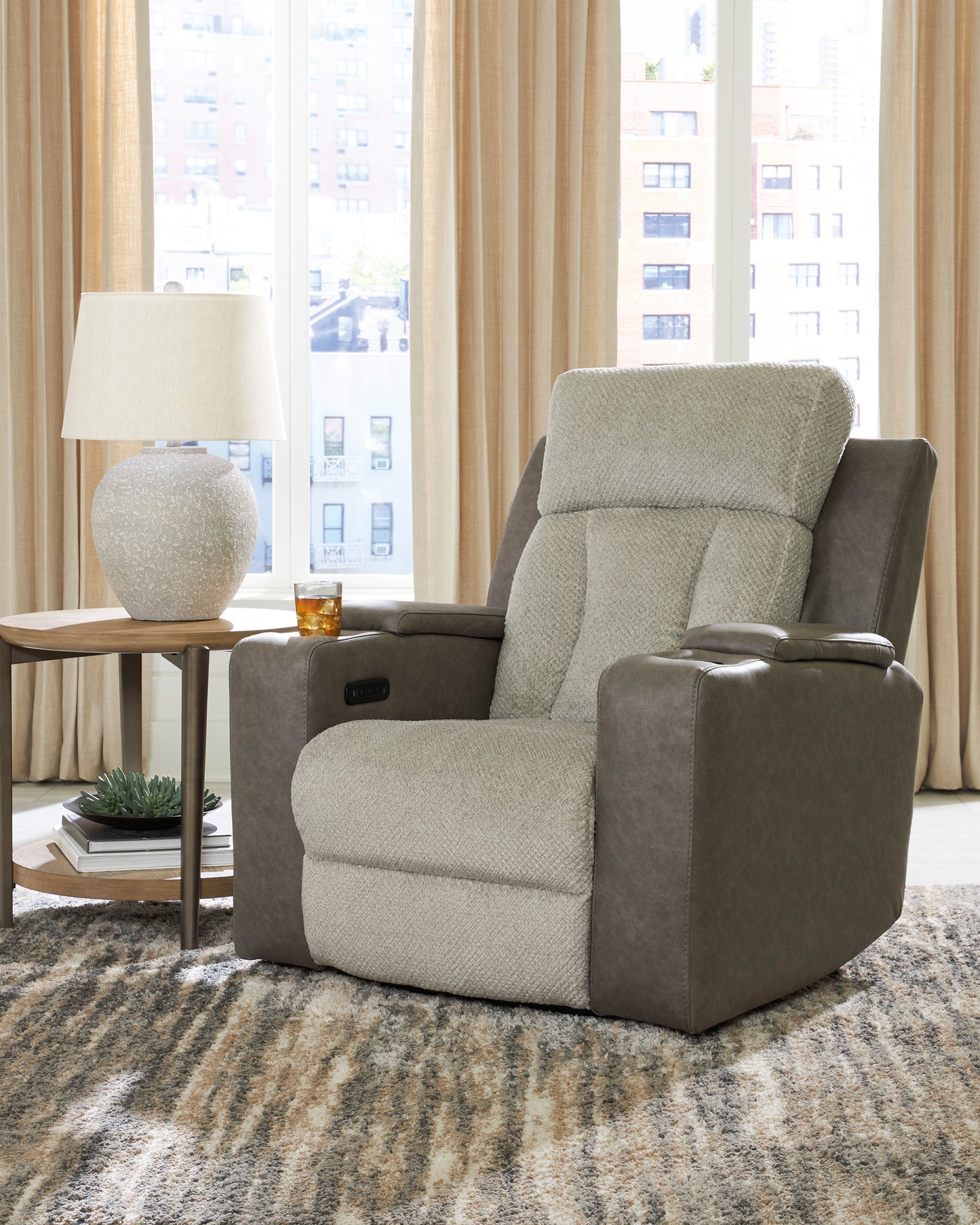 Stately Check PWR Set /ADJ Headrest