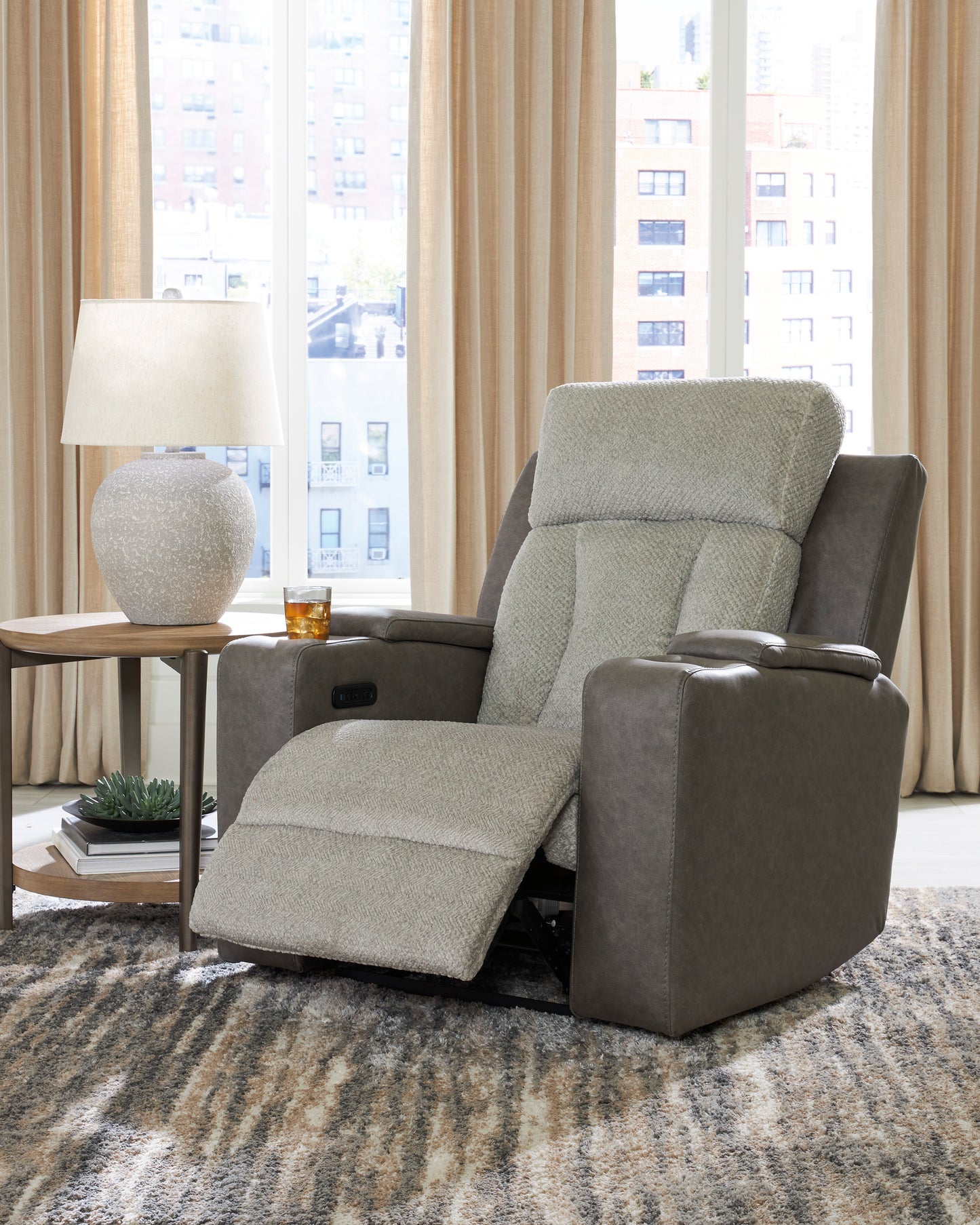 Stately Check PWR Set /ADJ Headrest