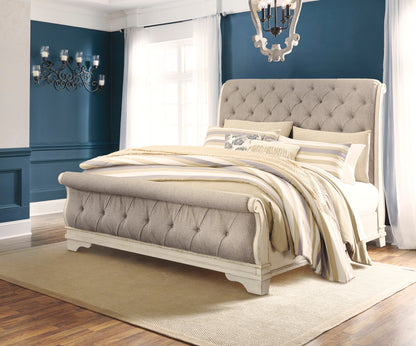 Realyn  King  bedroom Sleigh Package