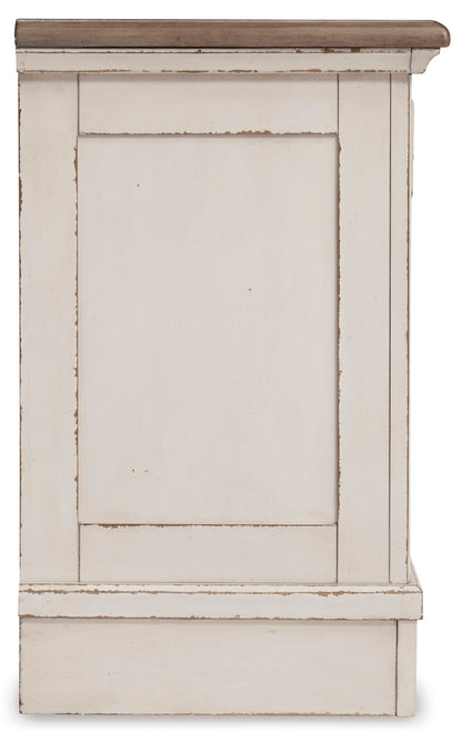 Realyn  King  bedroom Sleigh Package