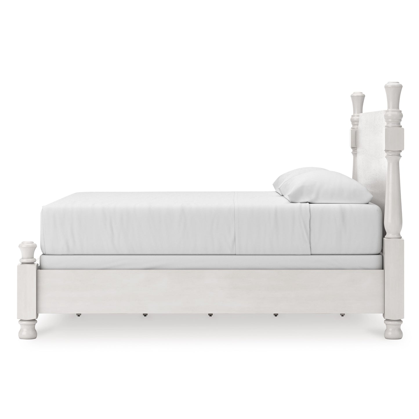 Chadworth King Poster Bed Set