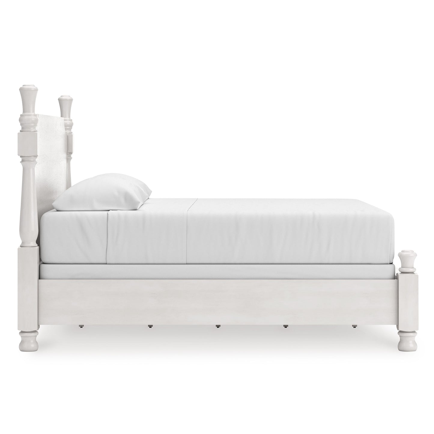 Chadworth King Poster Bed Set