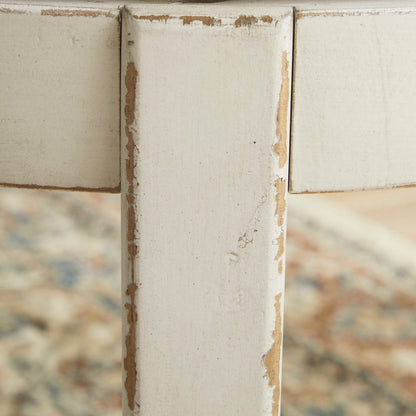 Ashley Homestore | Realyn Dining Table (Multiple Size)