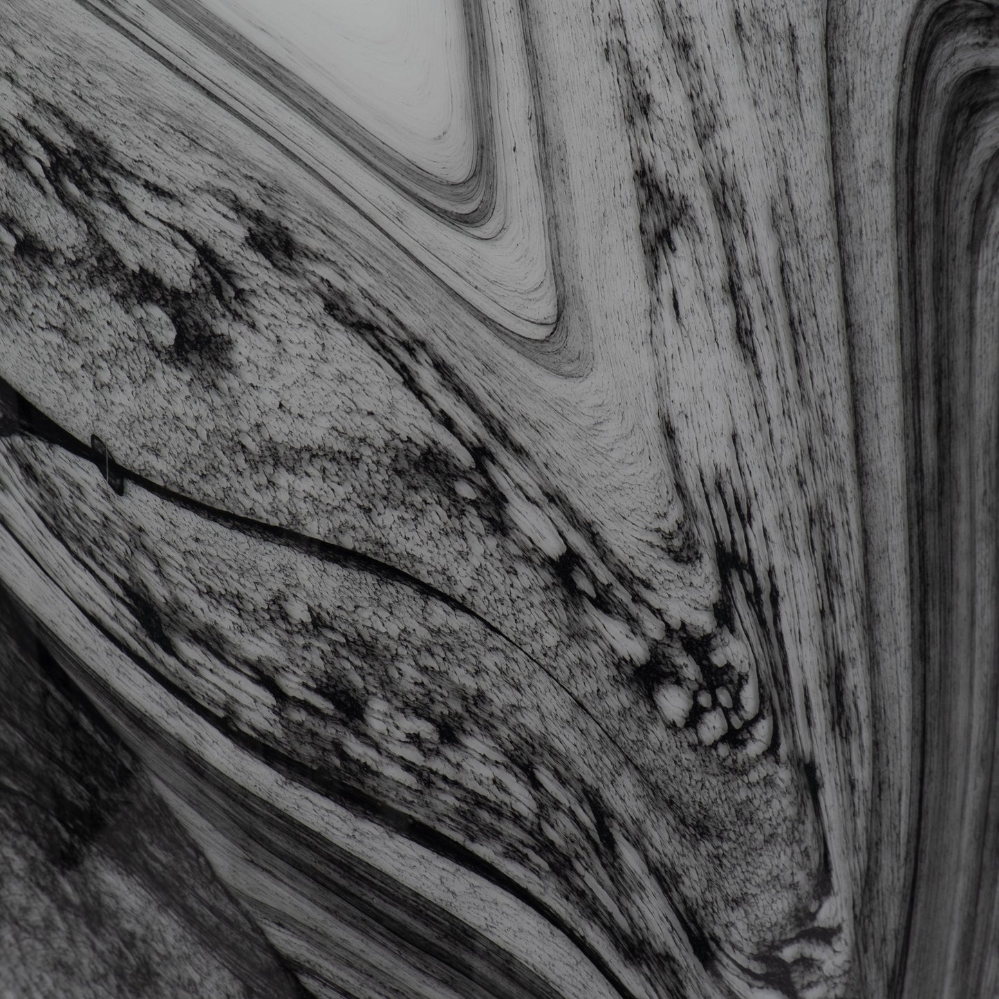 EV19691  12" KATRINA GRAY SWIRL SMALL GLASS VASE( Sagebrook Home  )