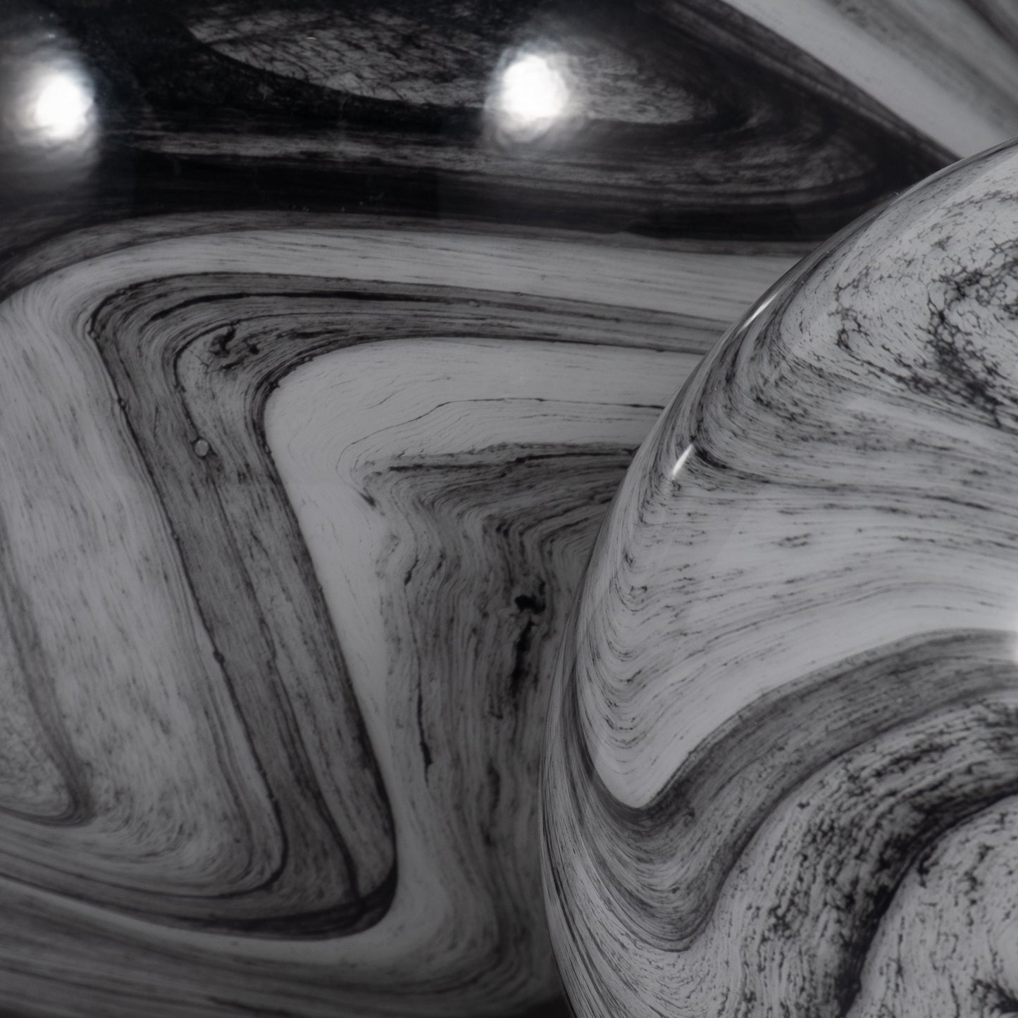 EV19702-01  S/2 CERAMIC 6/8" FOOTED PLANTER W/ SPOTS, WHITE( Sagebrook Home  )