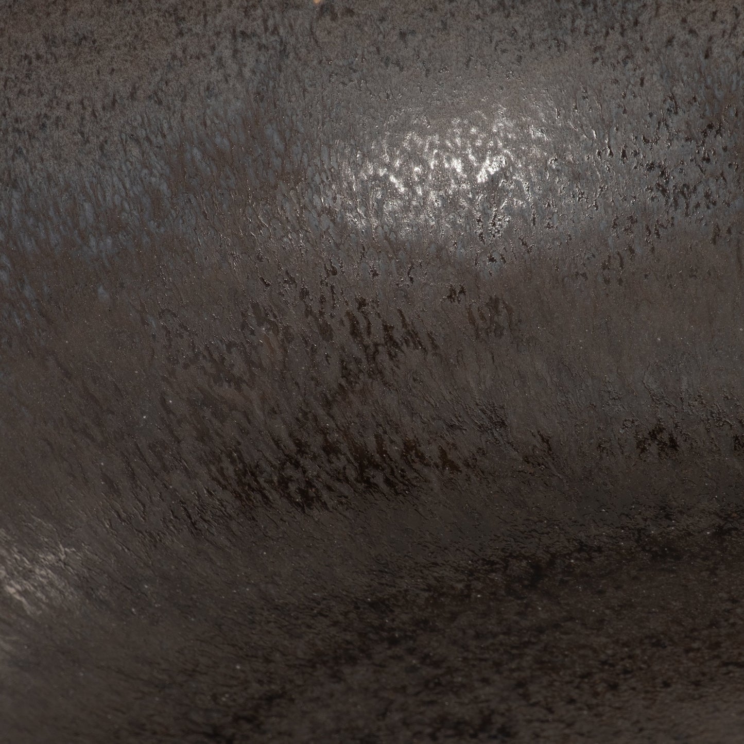 EV19850  FENTON CERAMIC STATUARY( Sagebrook Home  )