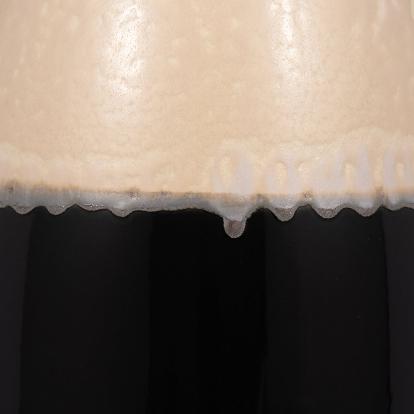 EV19864-02  PERRYMAN SMALL FLOOR VASE( Sagebrook Home  )