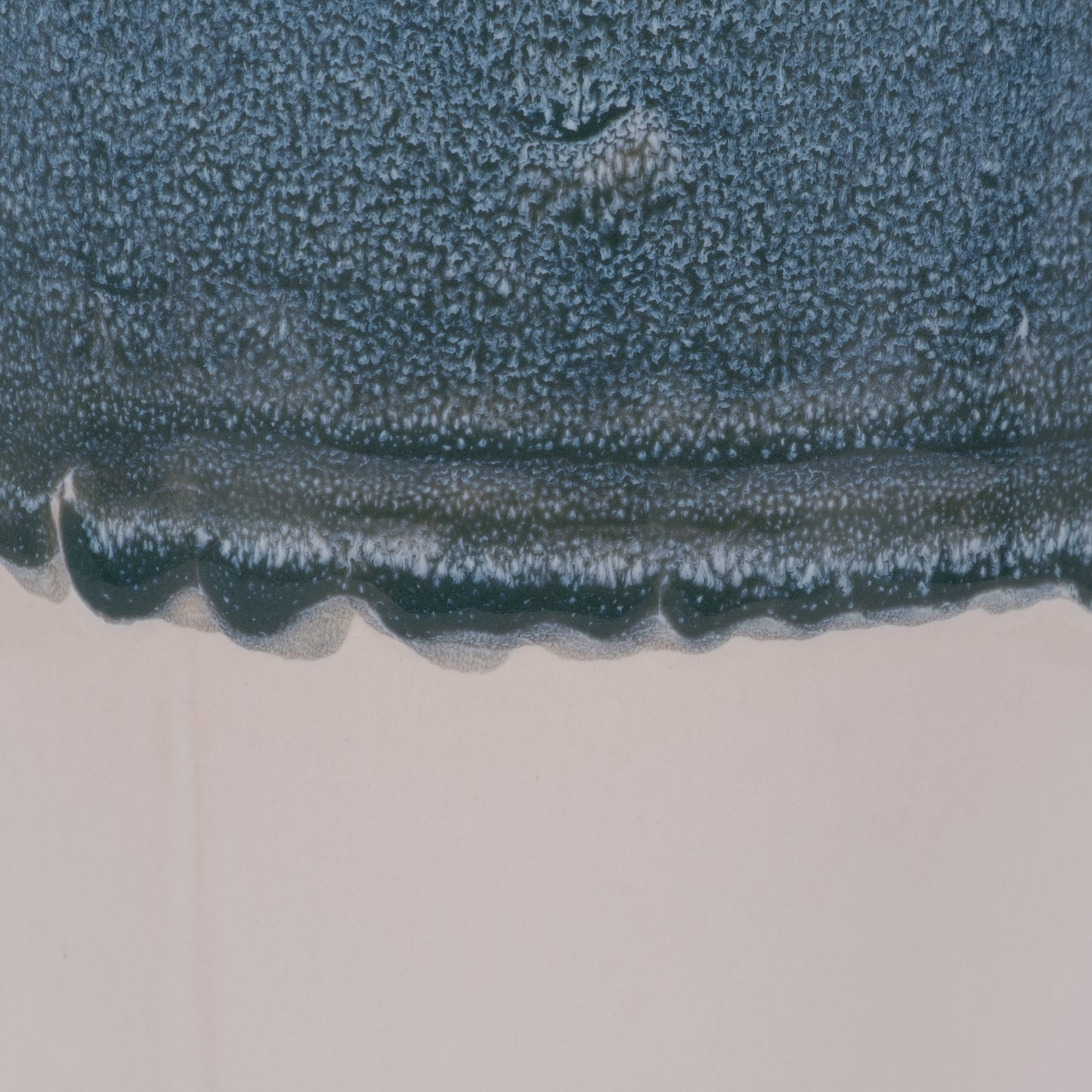 EV20054-01  23"H METAL LANTERN W/ GOLD HANDLES, BLACK( Sagebrook Home  )