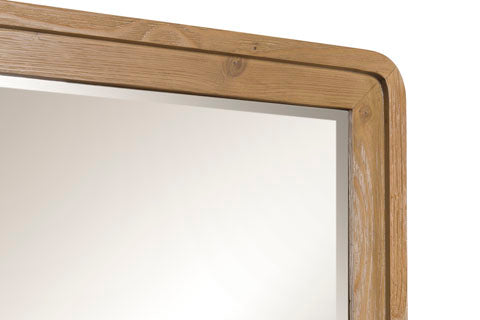 Avelo Desser and Mirror