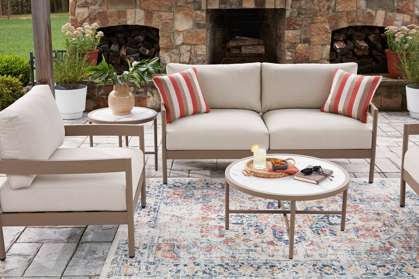 Big Creek Cove Love/Chairs/Tables Set (5/CN)