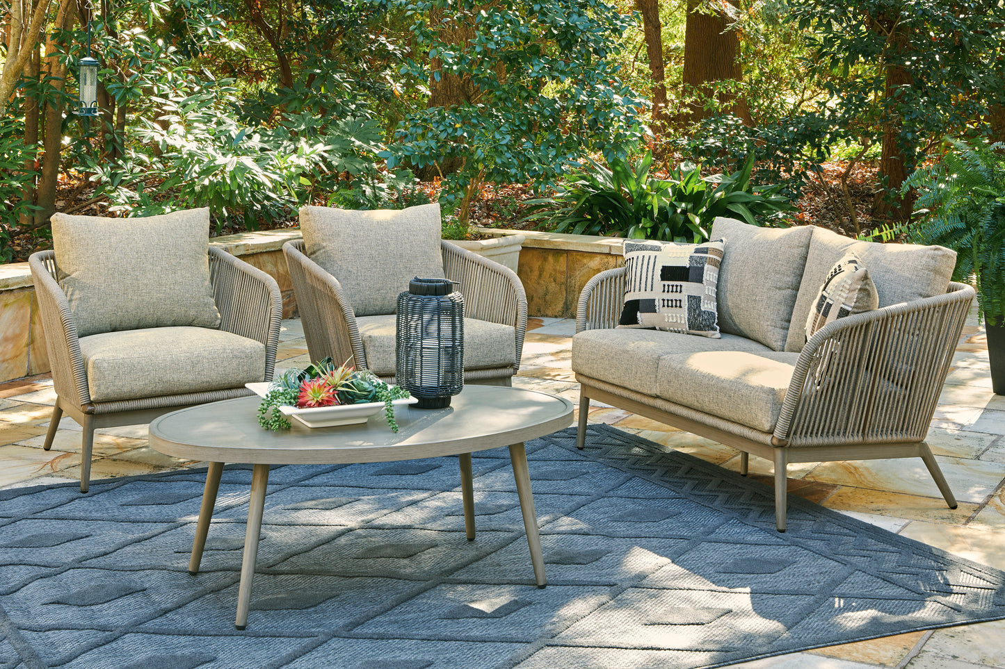 Swiss Valley Outdoor Set