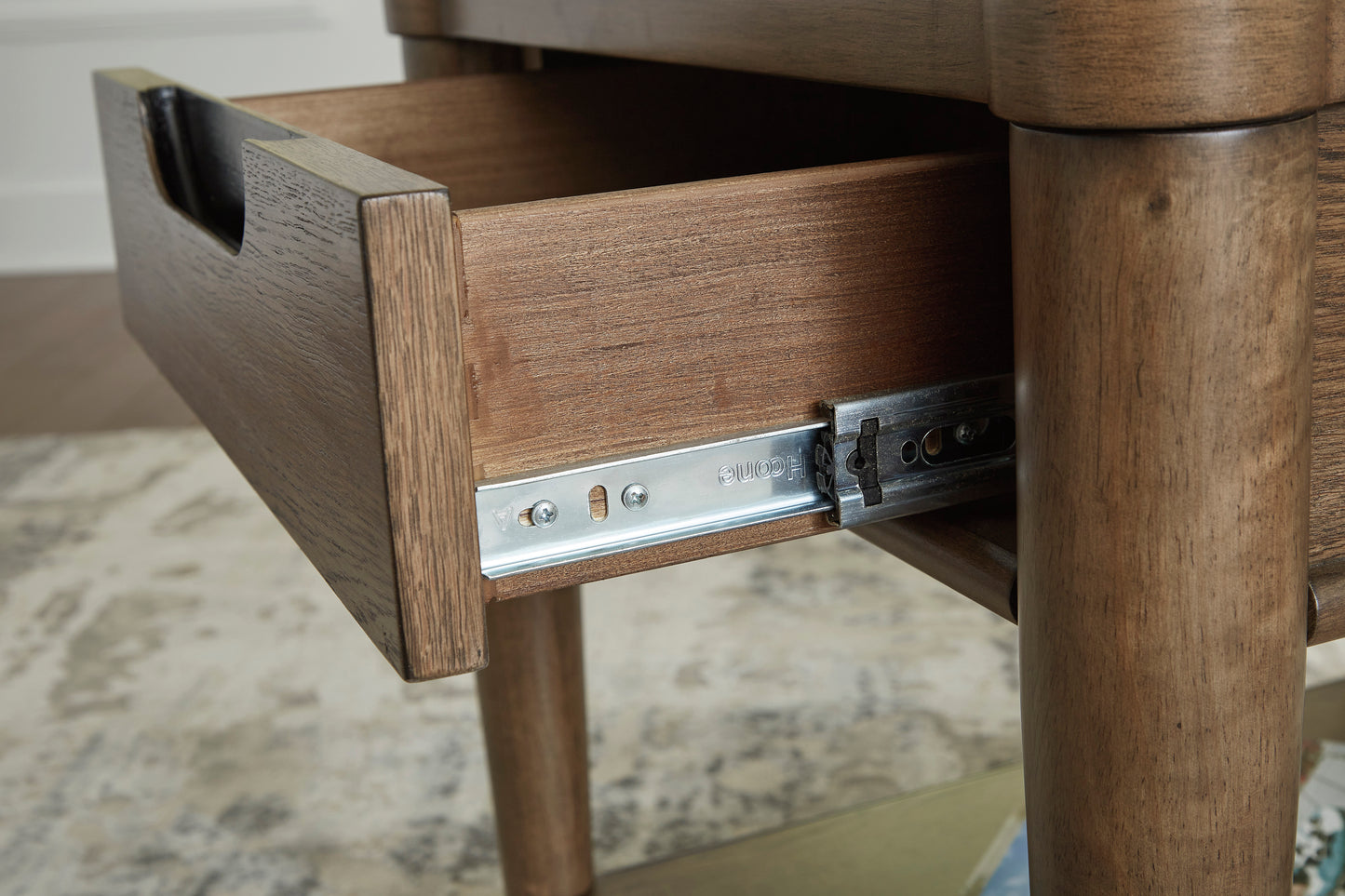 Roanhowe Coffee Table Set