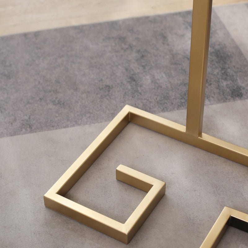 CVFZR5274| C TABLE GOLD