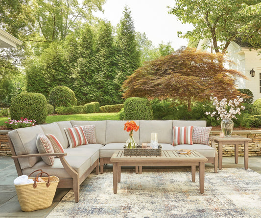 Clare View Sectional Set