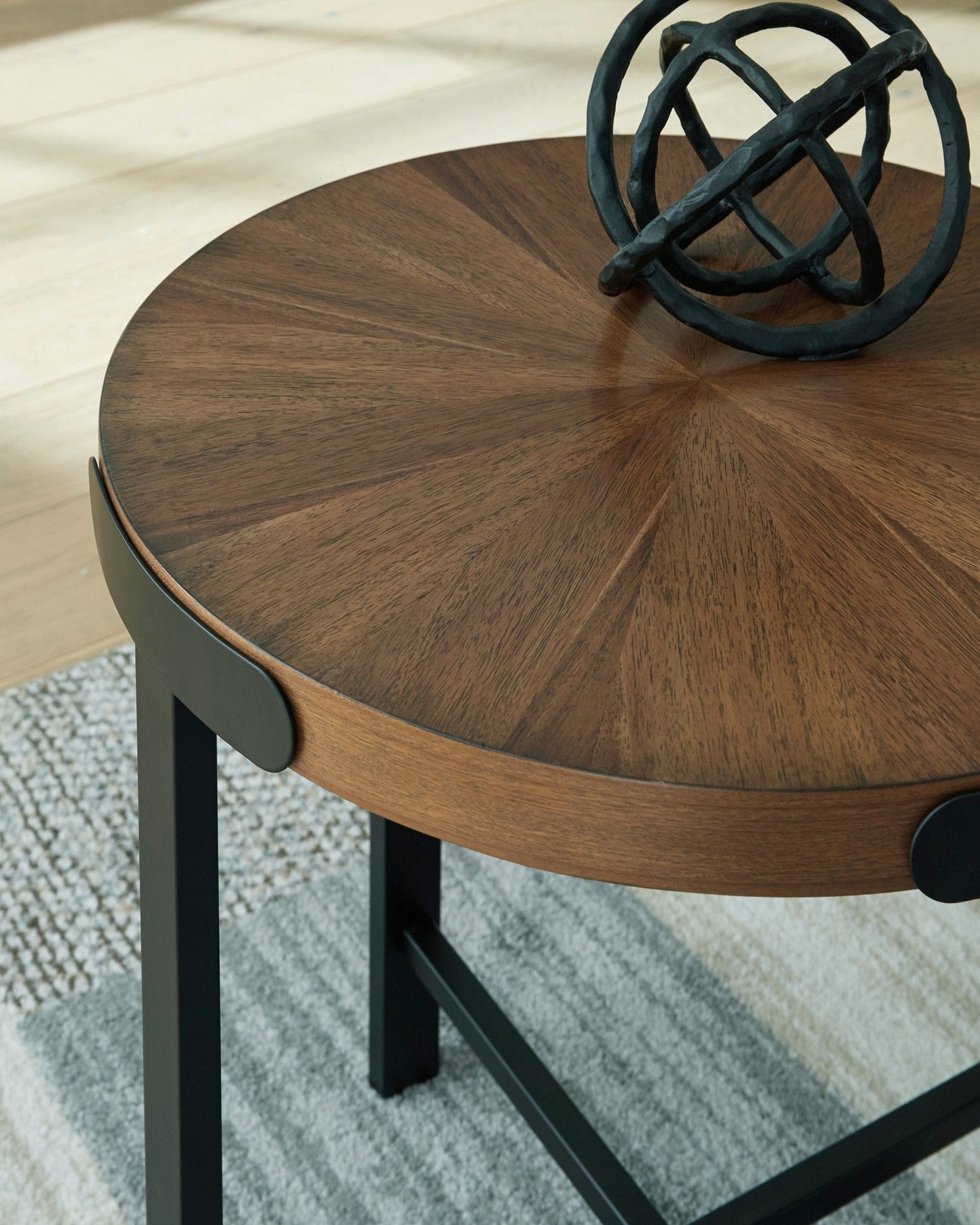 طقم طاولات جانبية كروس تريل (3 قطع) | متجر آشلي هوم ستور