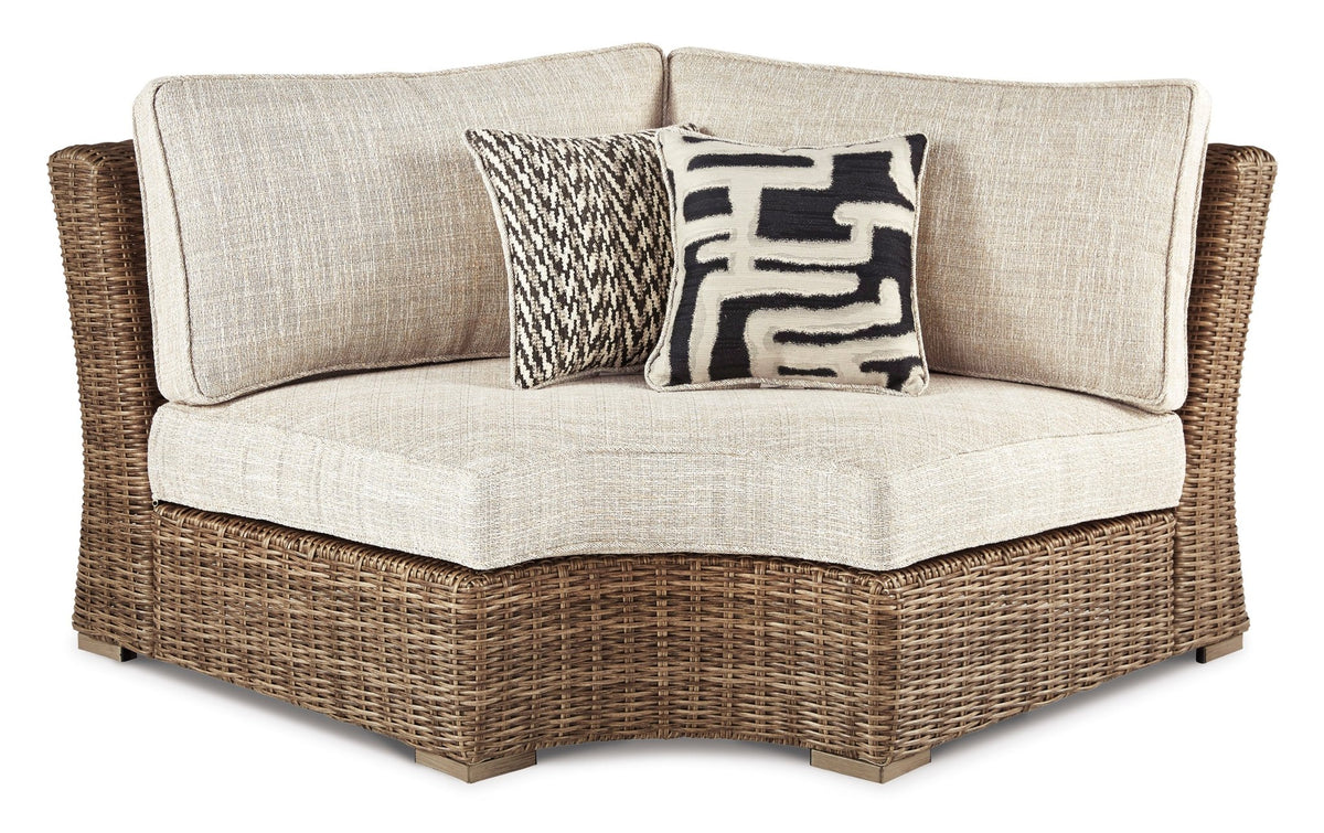 Curved Corner Chair w/Cushion