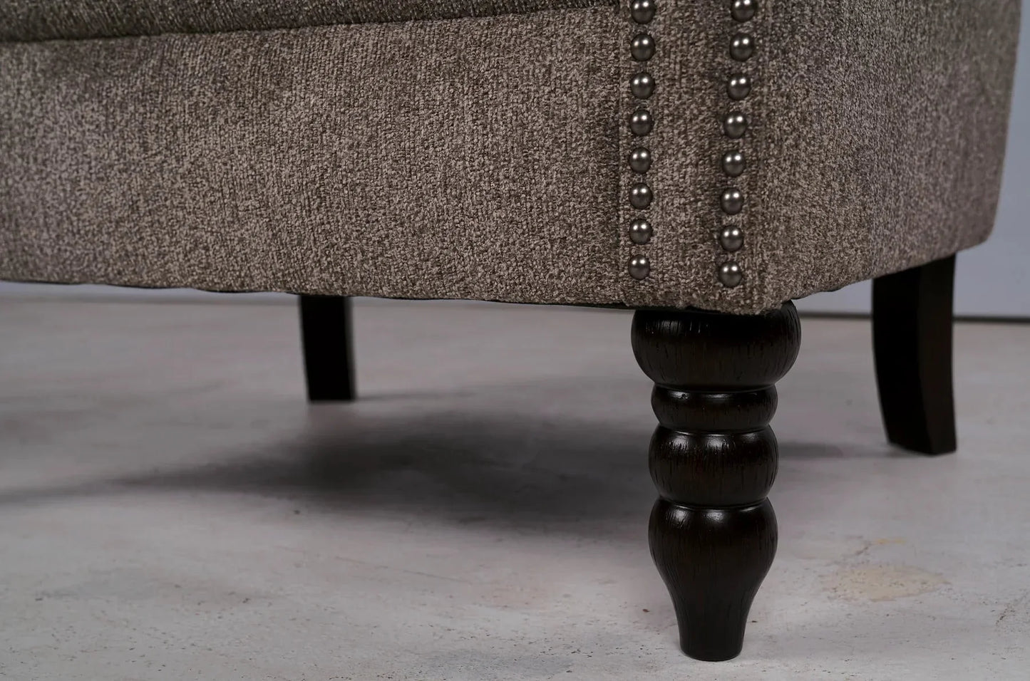 Elimination Upholster  with free Tables