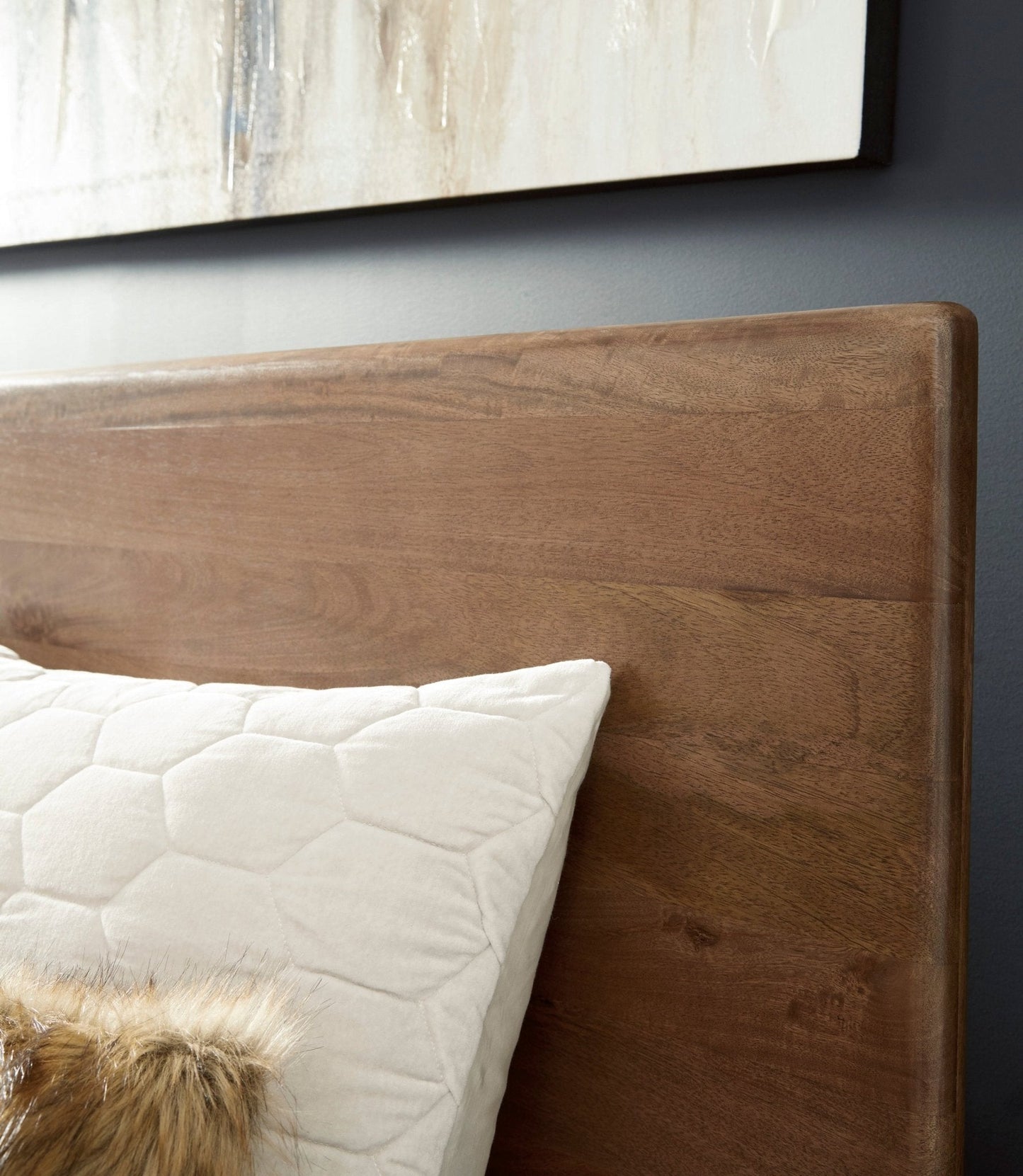 Isanti King Panel Bedroom Package