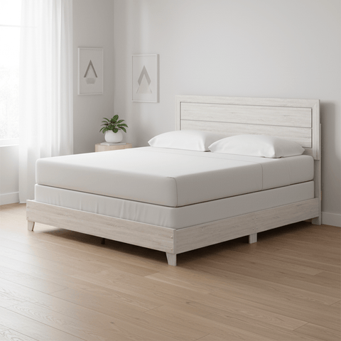 Laigmeyer King Panel Bed