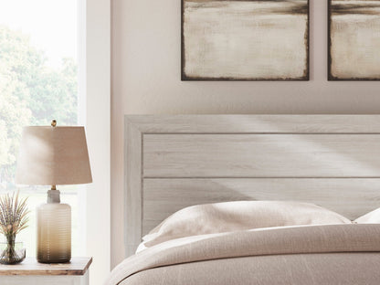 Laigmeyer King Panel Bed
