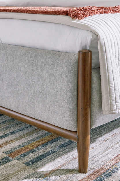 Lyncott King Upholstered HB/FB/Roll Slats