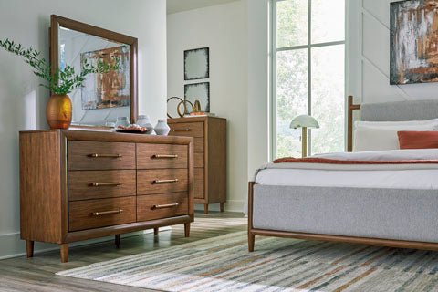 Lyncott King Upholstered Set