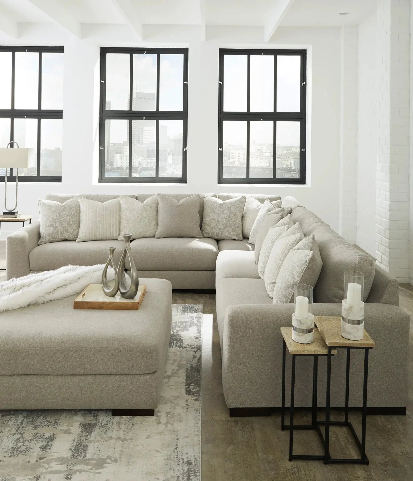 لينديبورو مع طاولات مجانية