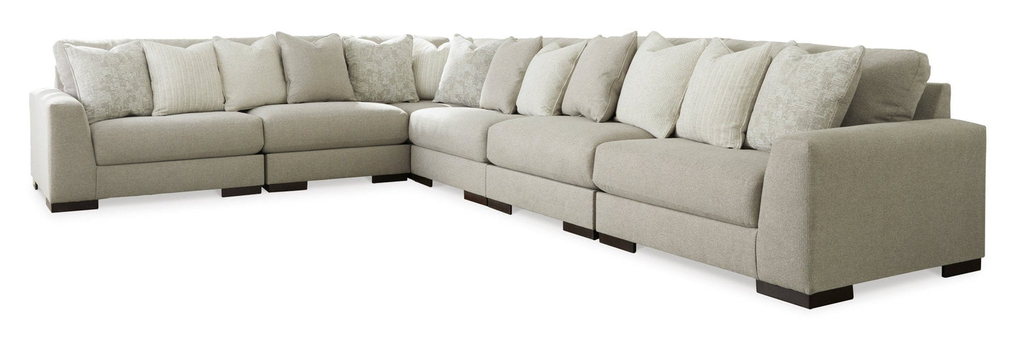 لينديبورو مع طاولات مجانية