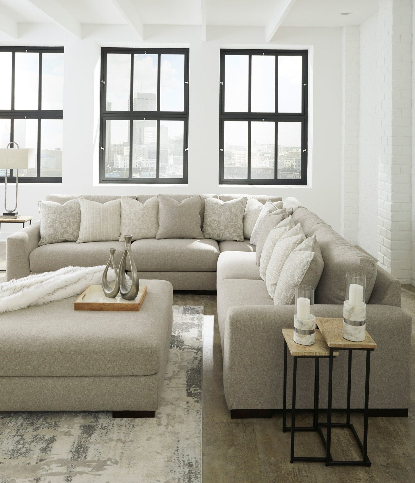 لينديبورو مع طاولات مجانية