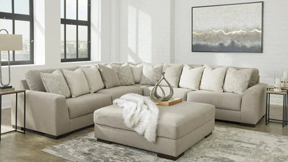 لينديبورو مع طاولات مجانية