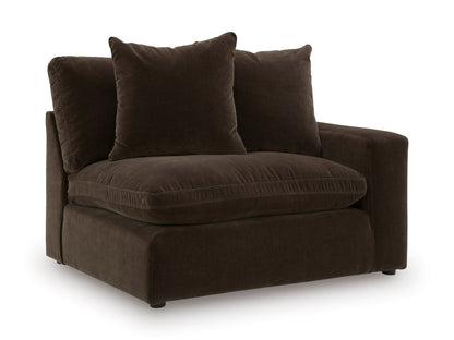 Maxton Heights Right-Arm Facing Corner Chair