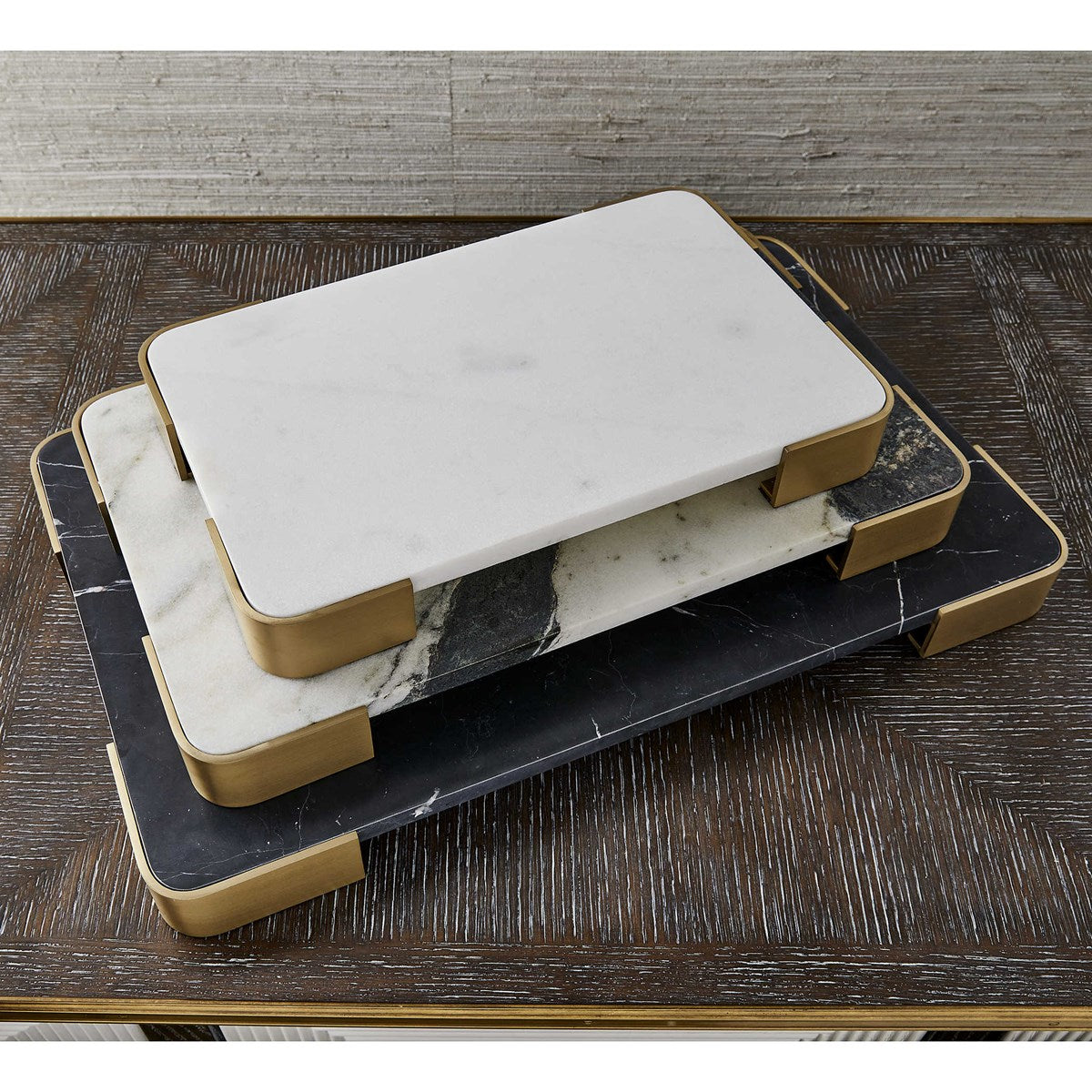 Elevated Tray/Plateau - White Marble Small
