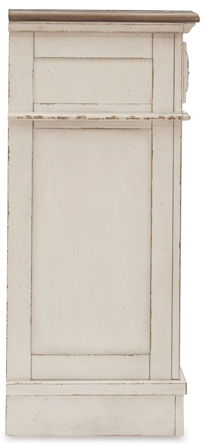 Realyn  King  bedroom Sleigh Package