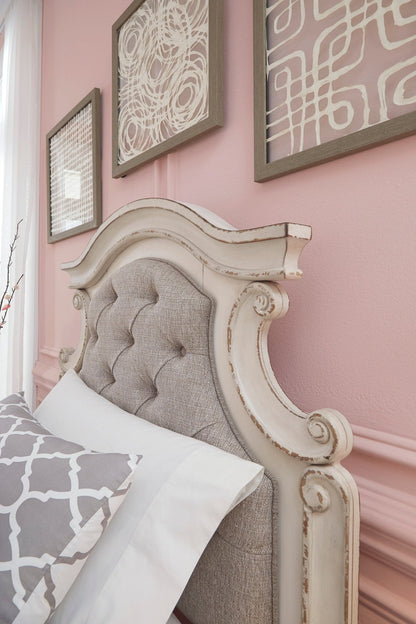 Realyn  King  bedroom Sleigh Package