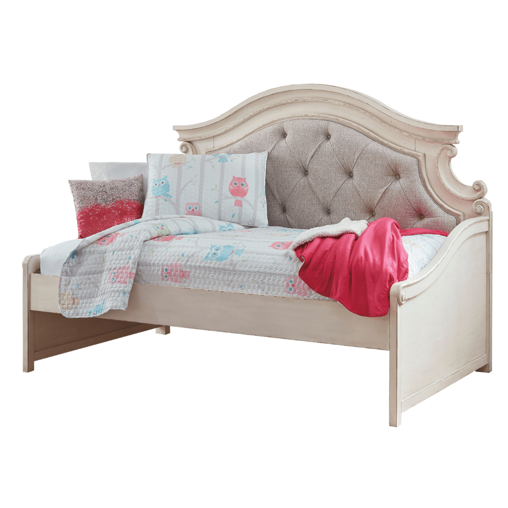 Realyn Twin DayBed Bedroom Set