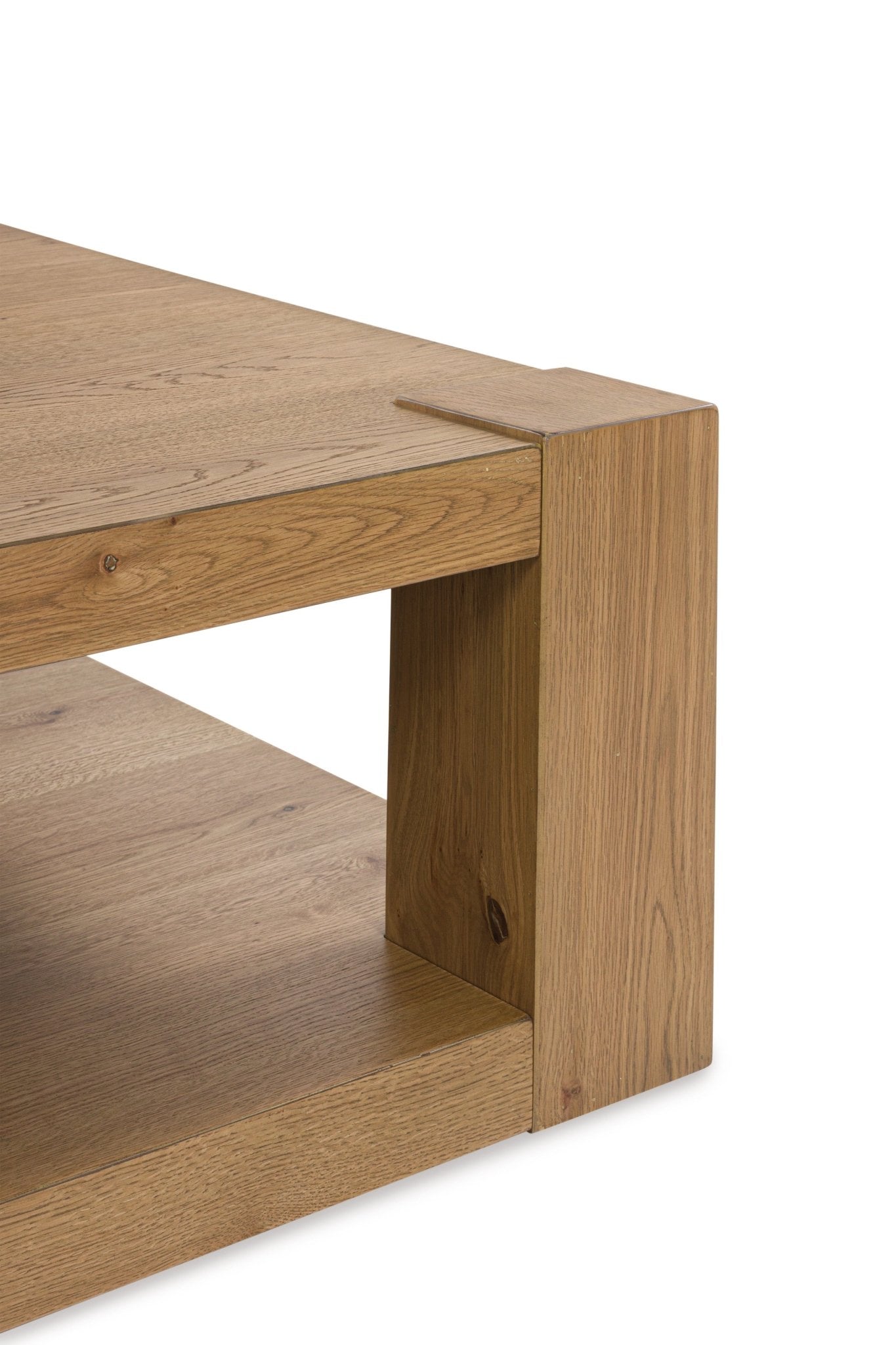 Sarinson Hall Round End Table