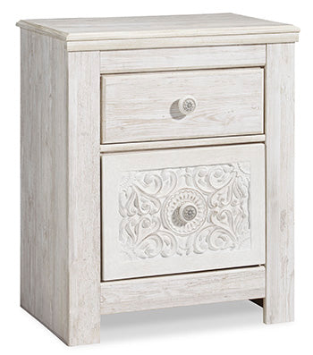 Paxberry Nightstand